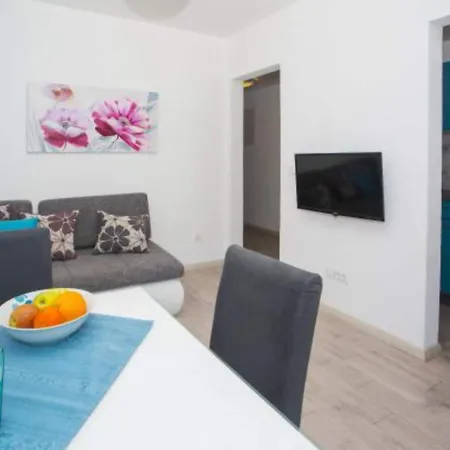 Sea View Lendic - Two Bedroom With Terrace And Sea View Podgora